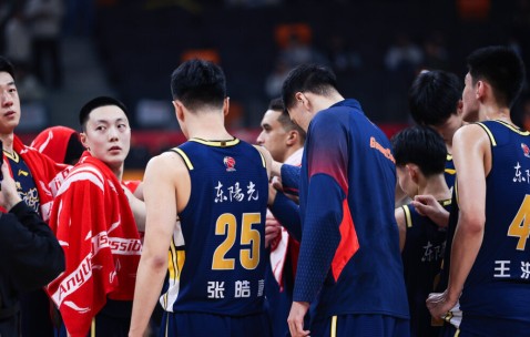 B体育官方入口-24分27分40分！一夜爆3门惨案，张镇麟再次封神，上海显露冠军相